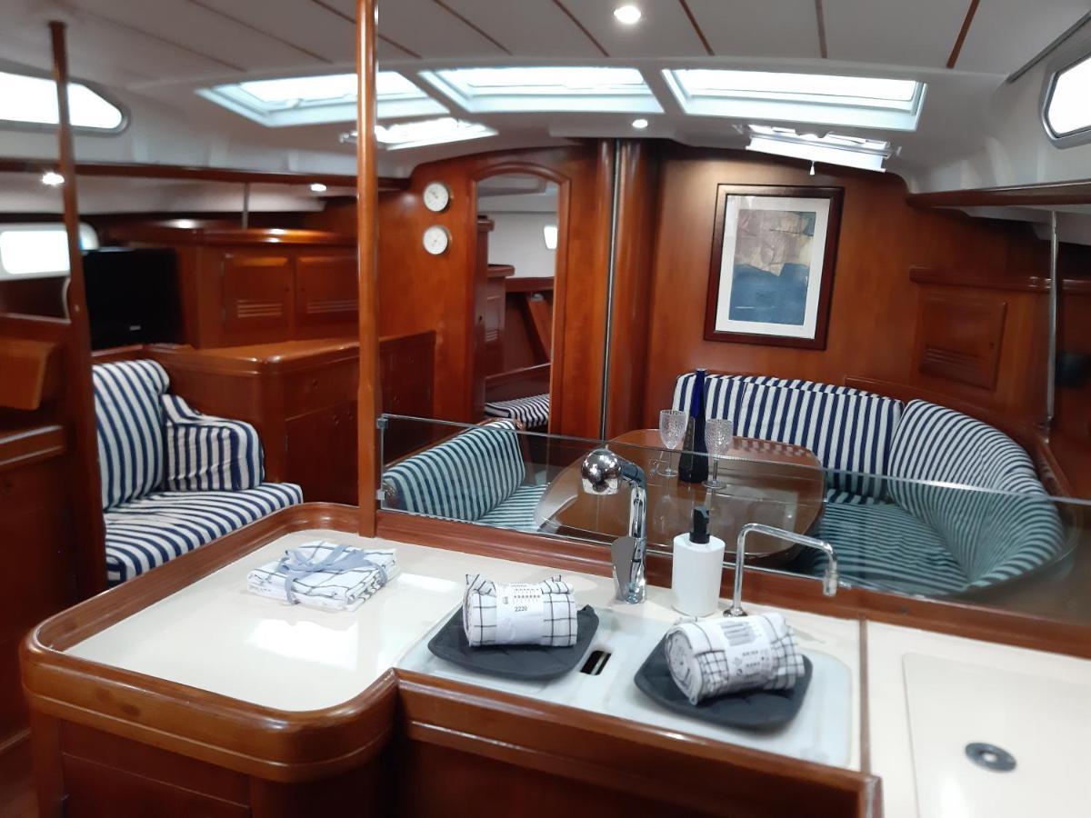 Botel Erima Puerto Calero