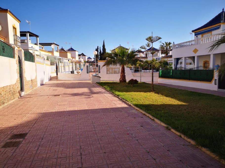 Bungalow Con Vistas Al Mar Torrevieja