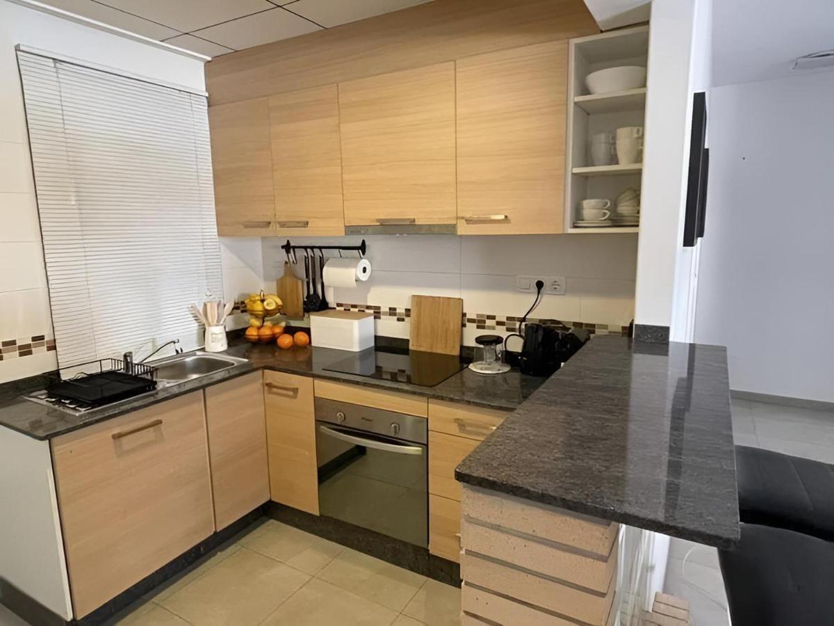 C. Del Mar - De Luxe Centrum Apartamento