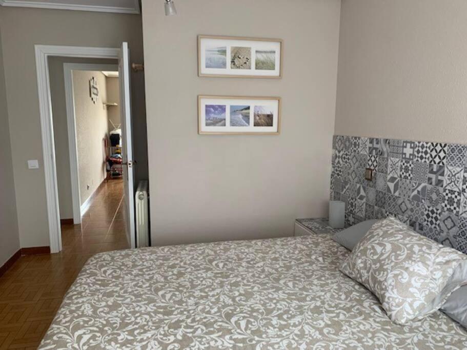 Coqueto Piso Junto A La Playa De Ris Apartamento