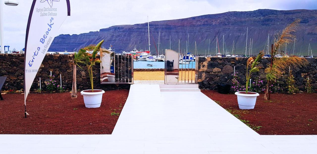 La Graciosa Camelia Vistas Mar Caleta de Sebo