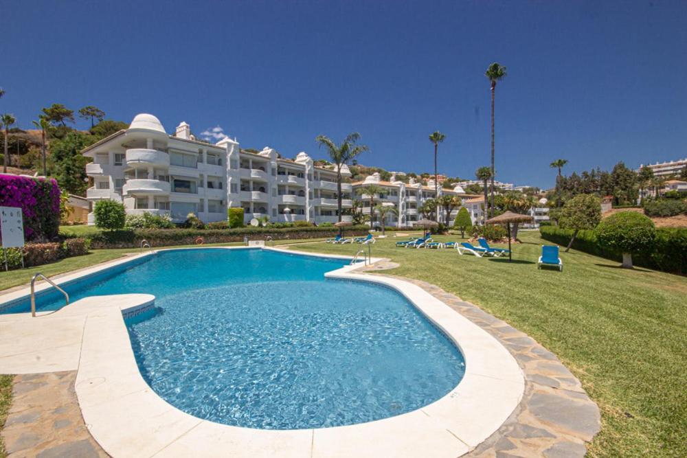 Wonderful 2 Bed With Stunning Sea Views *