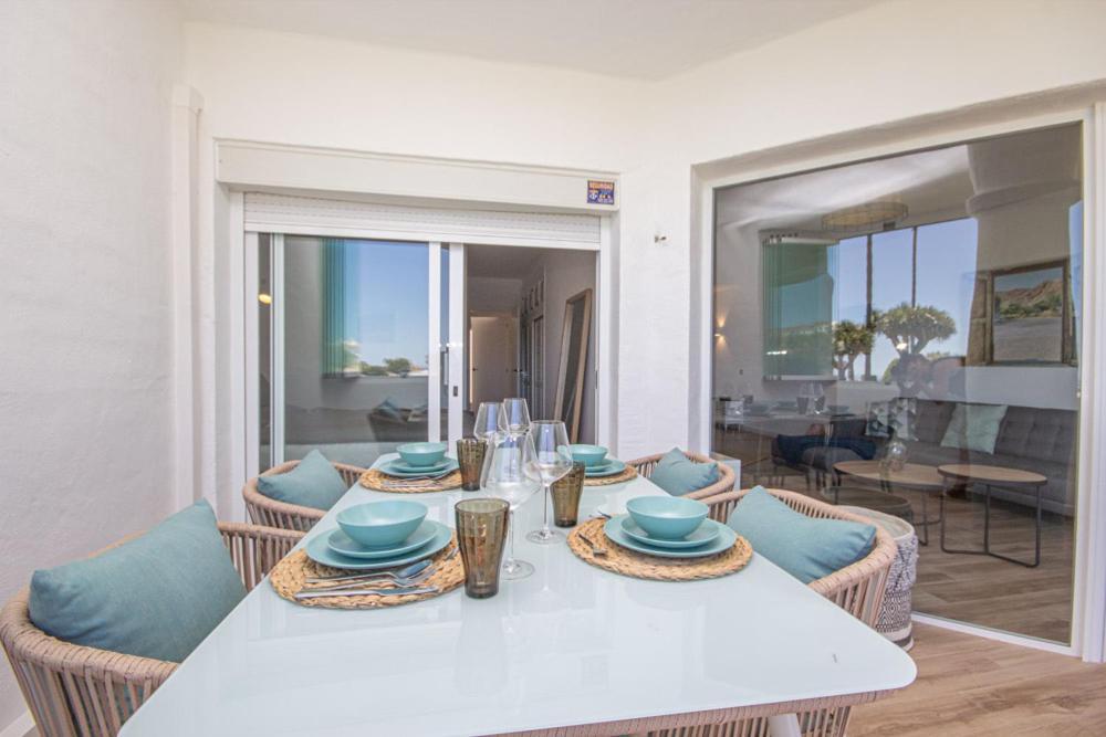 Wonderful 2 Bed With Stunning Sea Views Apartamento *