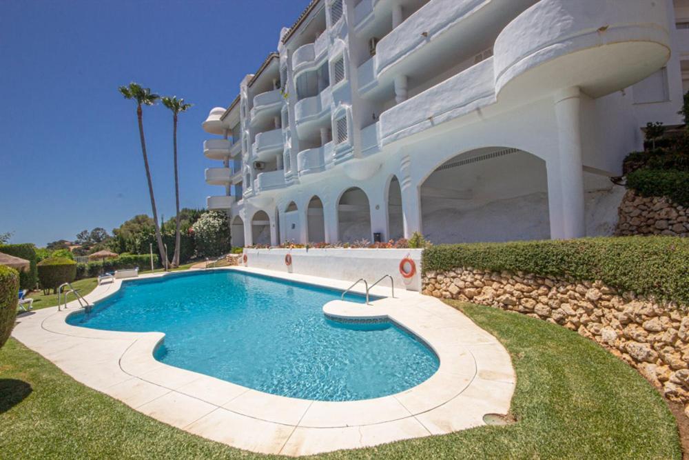 Wonderful 2 Bed With Stunning Sea Views Apartamento Sitio de Calahonda