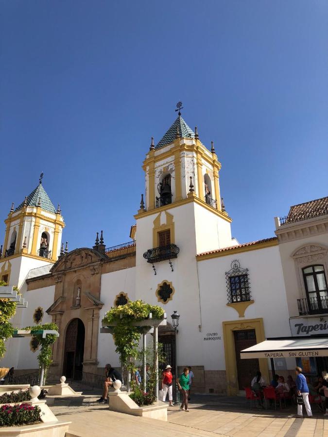 Stylish 3 Bed House 2 Bathrooms, With Patio, Roof Terrace And Communal Pool 5 Minutes Away From The Beautiful Spanish White Village Of Pueblo And Only 20 Mins From The Sea Casa rural Casares