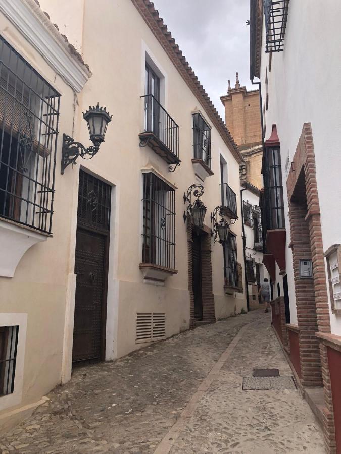 Stylish 3 Bed House 2 Bathrooms, With Patio, Roof Terrace And Communal Pool 5 Minutes Away From The Beautiful Spanish White Village Of Pueblo And Only 20 Mins From The Sea Casares