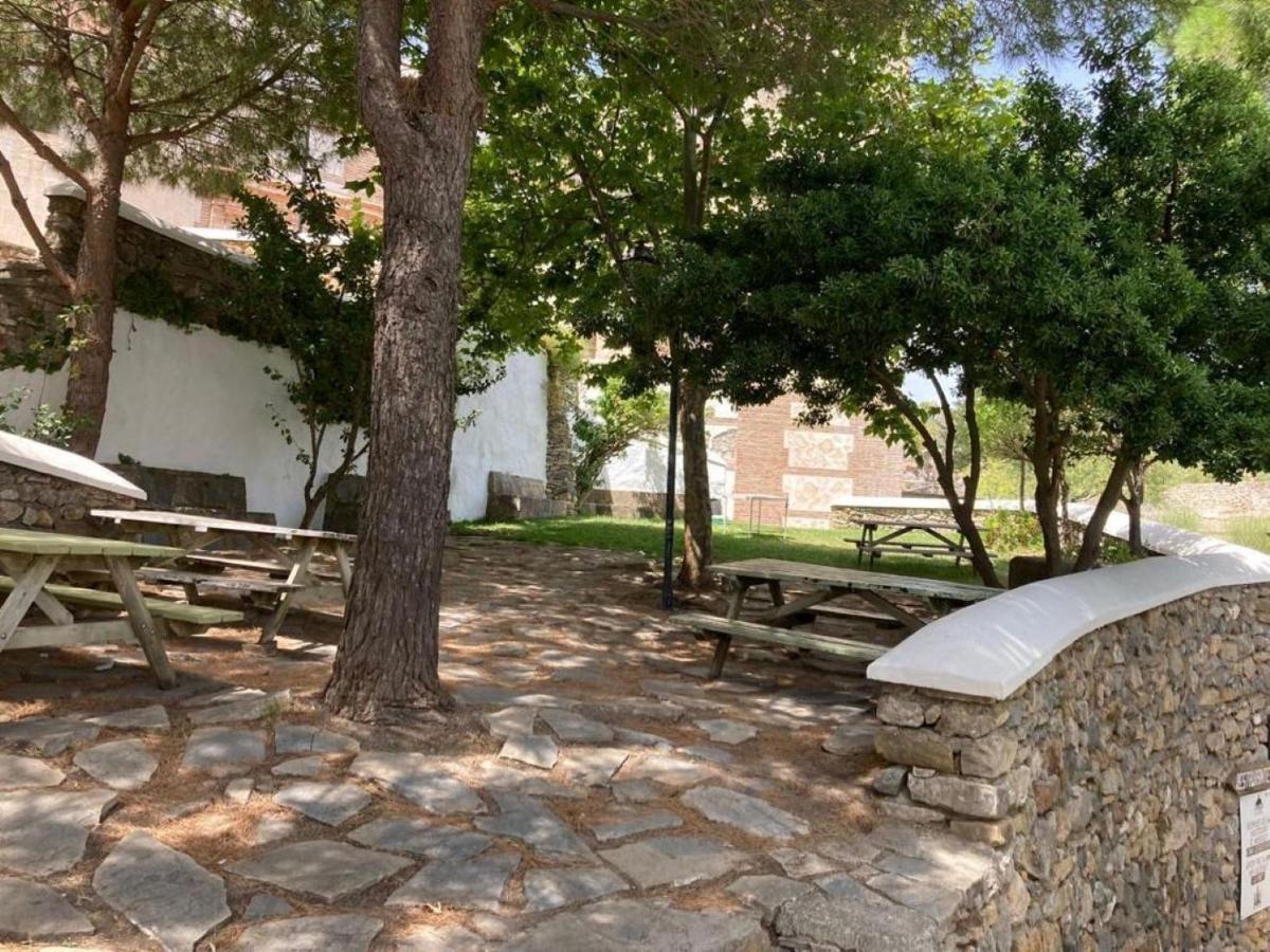 Stylish 3 Bed House 2 Bathrooms, With Patio, Roof Terrace And Communal Pool 5 Minutes Away From The Beautiful Spanish White Village Of Pueblo And Only 20 Mins From The Sea Casa rural