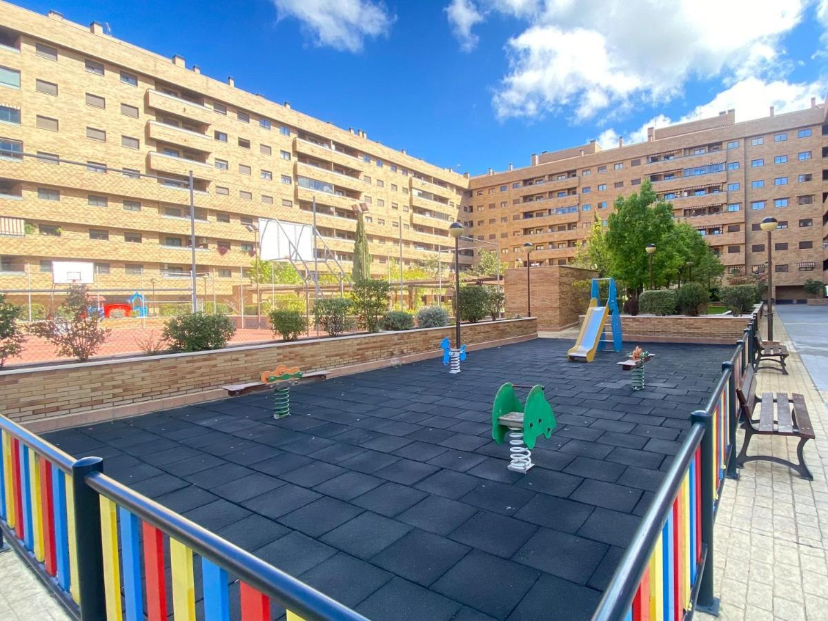 Aires De Toledo-parque Warner Y Madrid En Familia *