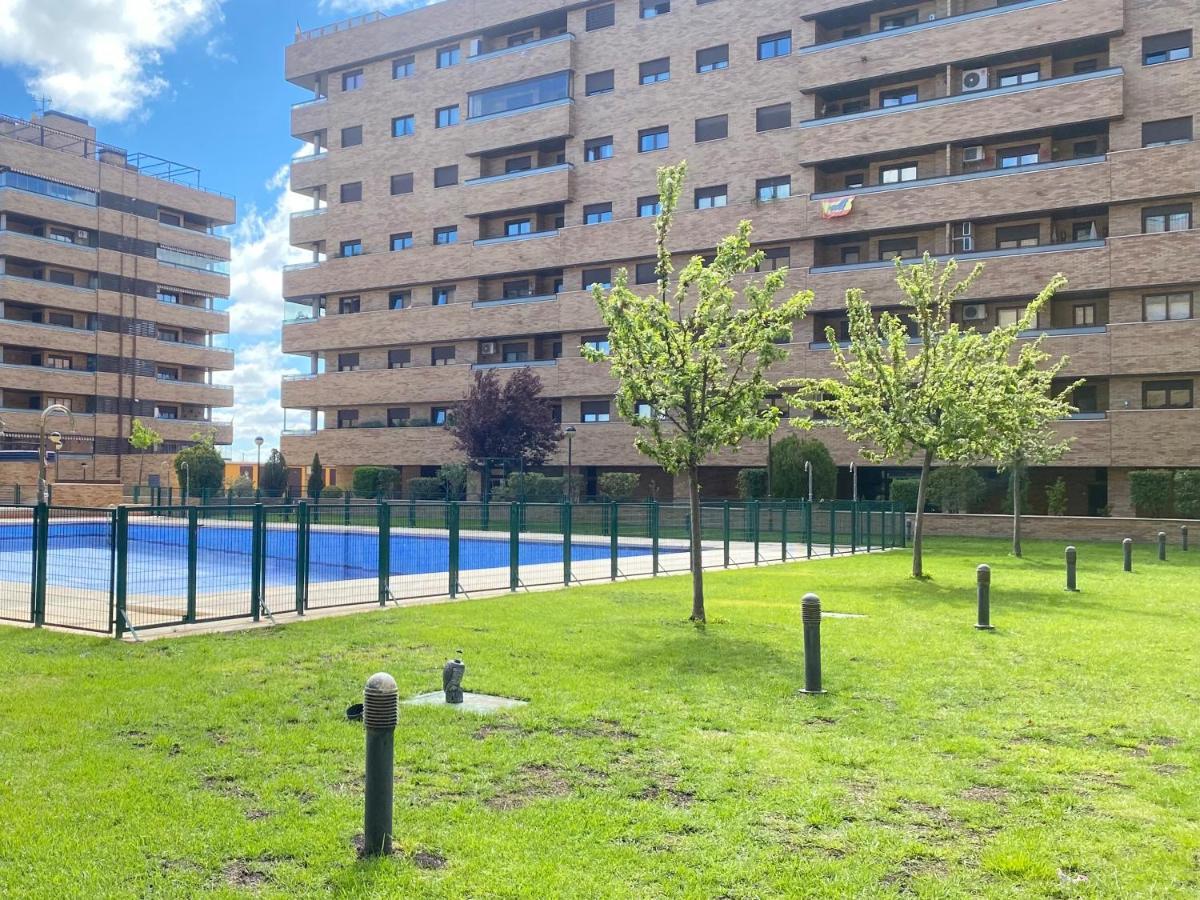 Aires De Toledo-parque Warner Y Madrid En Familia