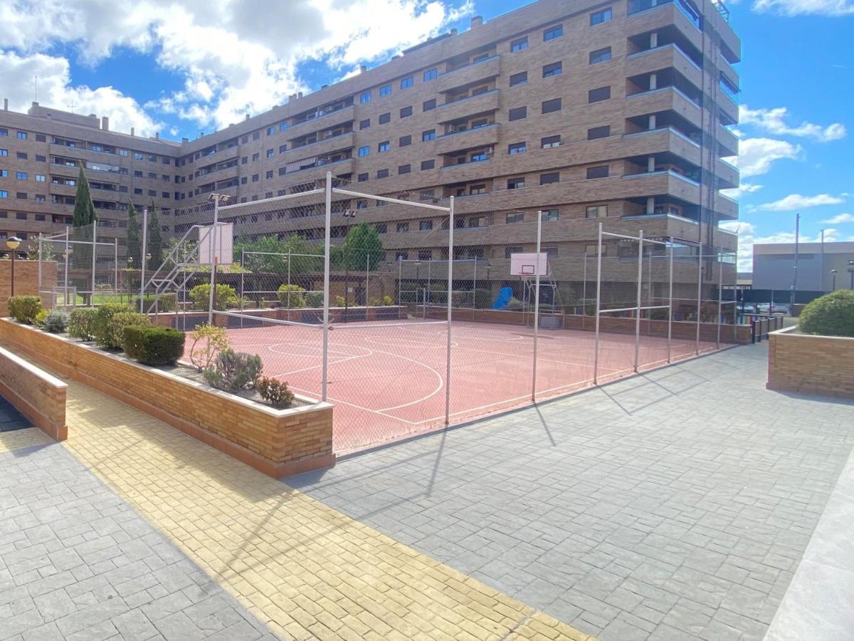 Aires De Toledo-parque Warner Y Madrid En Familia Toledo