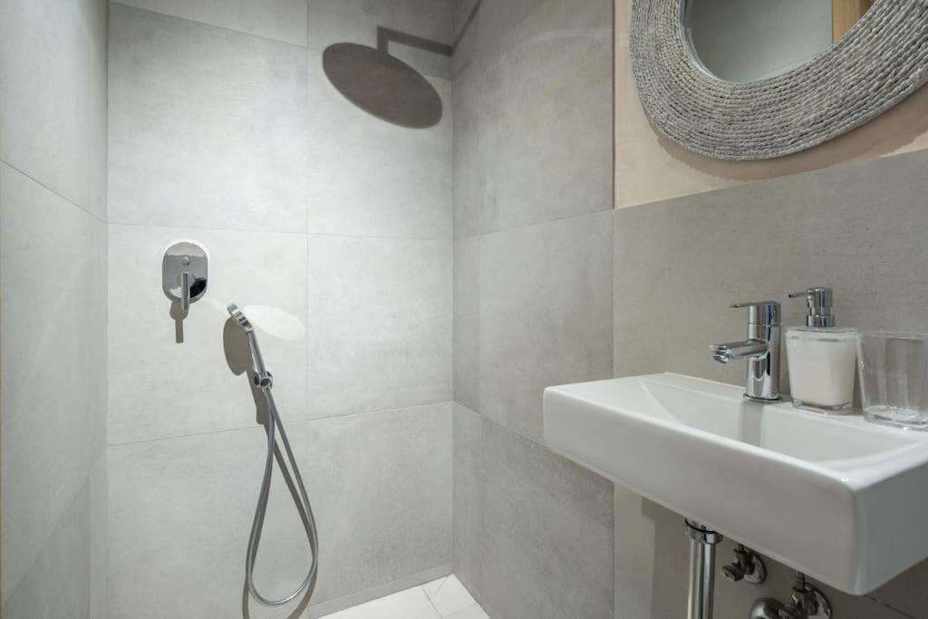Exclusivo Bajo Frente Al Mar - Playa La Caleta Apartamento