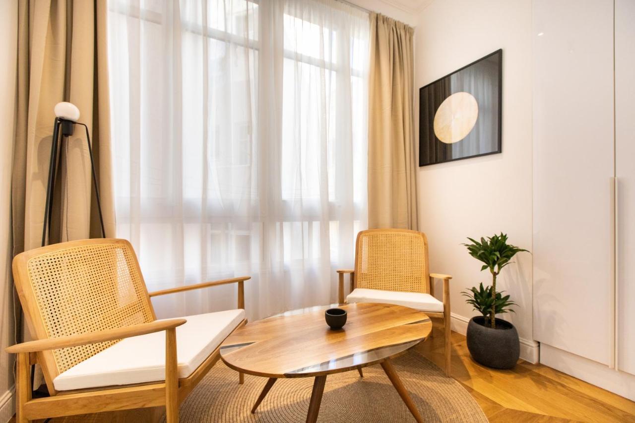 Majestic 4br/4bath In Sagrada Familia Area Apartment
