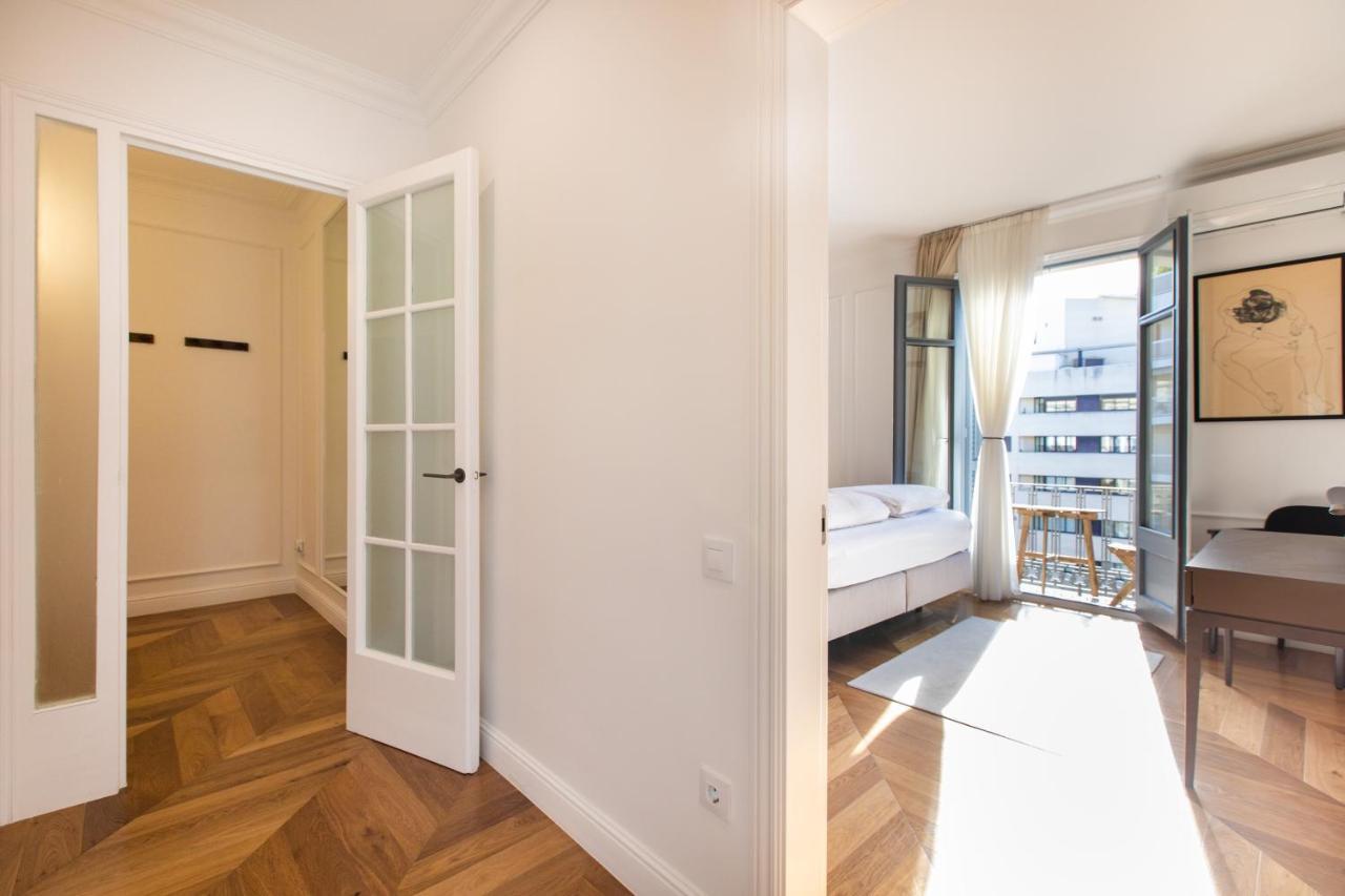 Majestic 4br/4bath In Sagrada Familia Area Apartment