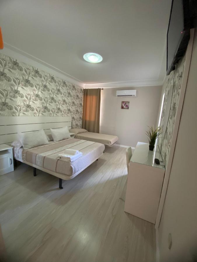 Fuente Del Pino Guest house *