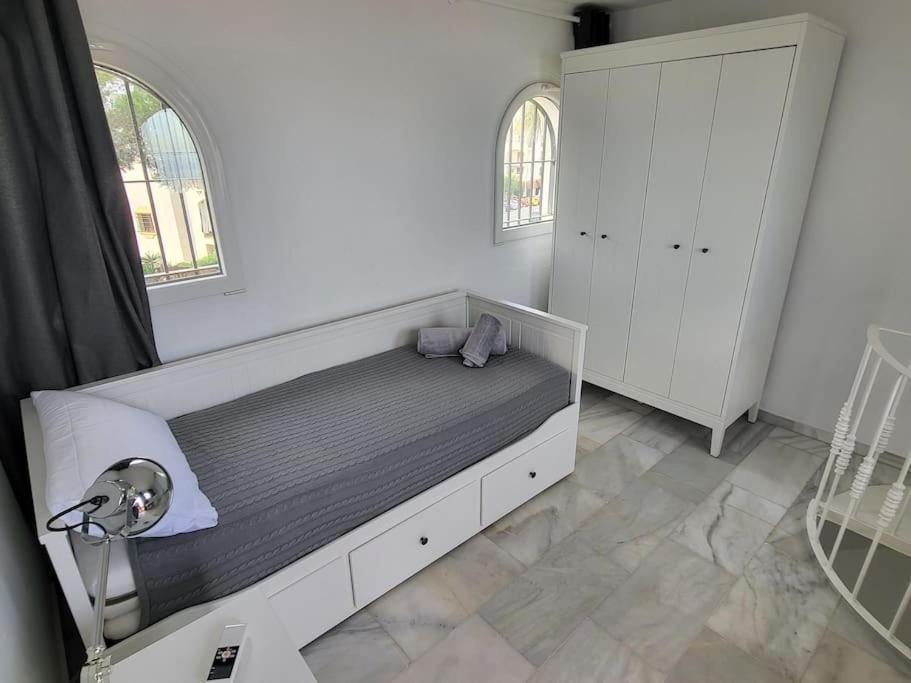 Apartamento Luxury 4 Bed Townhouse Duquesa With Breathtaking Views Close To Port And Manilva