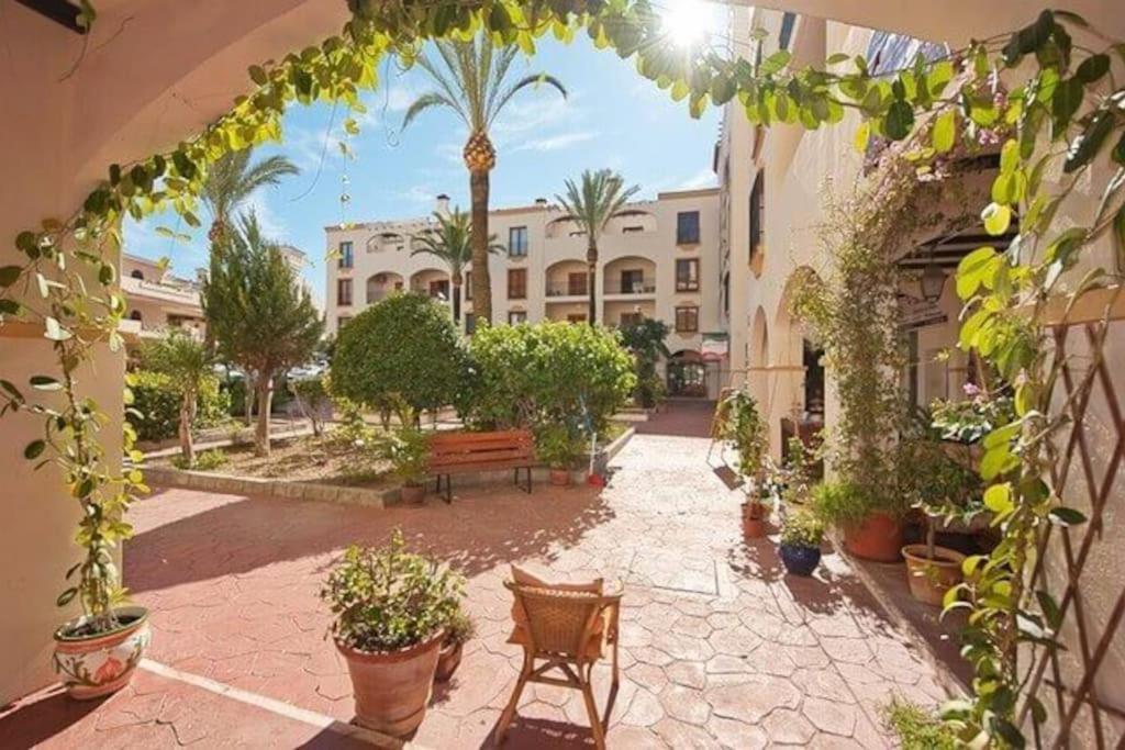 Luxury 4 Bed Townhouse Duquesa With Breathtaking Views Close To Port And * Manilva
