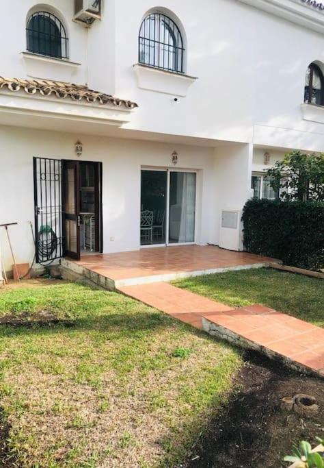 Luxury 4 Bed Townhouse Duquesa With Breathtaking Views Close To Port And Apartamento