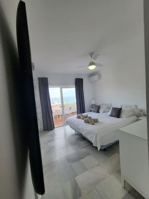 Luxury 4 Bed Townhouse Duquesa With Breathtaking Views Close To Port And Apartamento Manilva