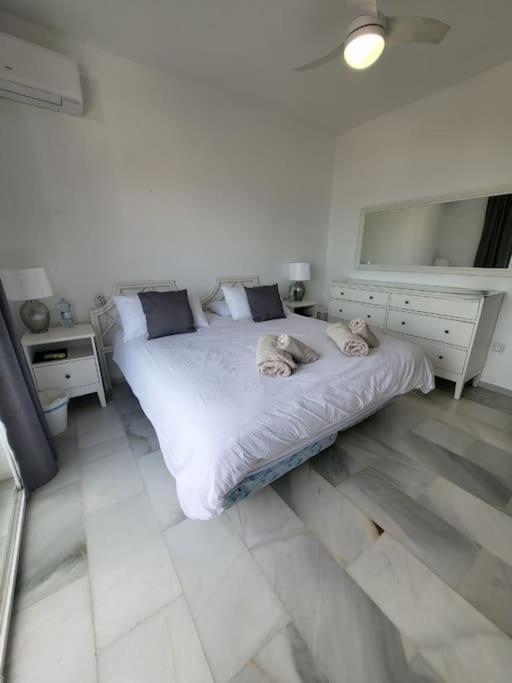 Apartamento Luxury 4 Bed Townhouse Duquesa With Breathtaking Views Close To Port And Manilva
