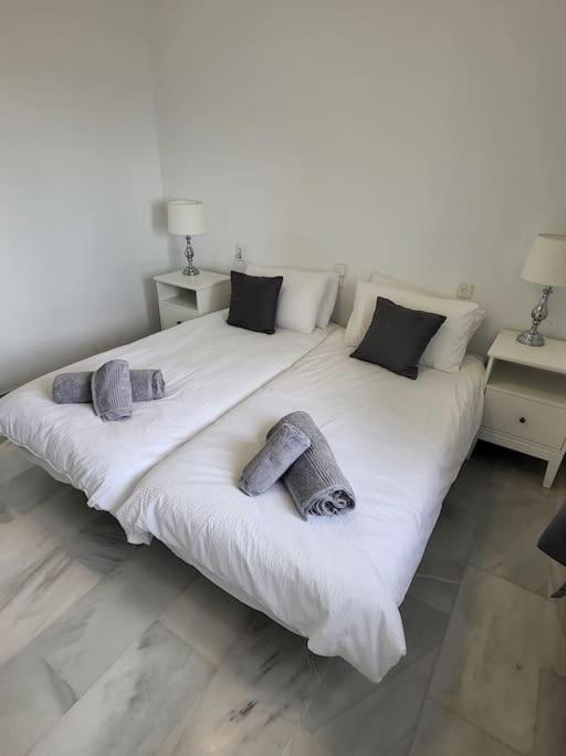 Luxury 4 Bed Townhouse Duquesa With Breathtaking Views Close To Port And Apartamento