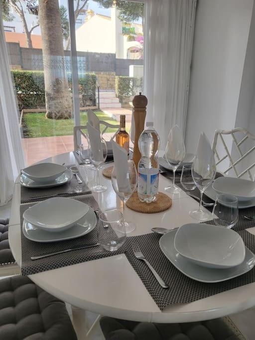 Luxury 4 Bed Townhouse Duquesa With Breathtaking Views Close To Port And