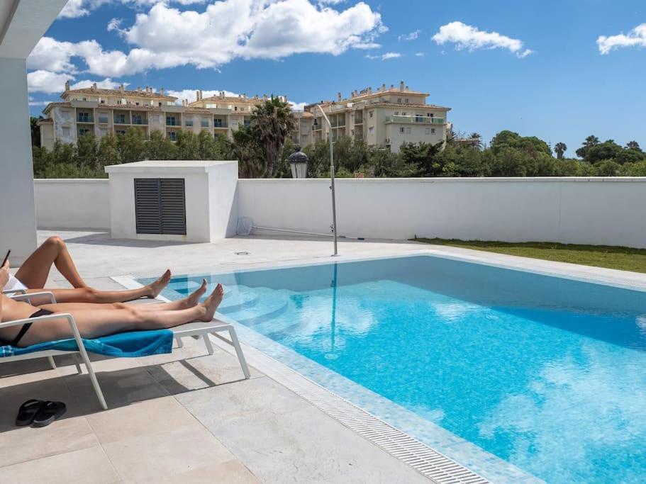 Villa Modern Walking Distance From The