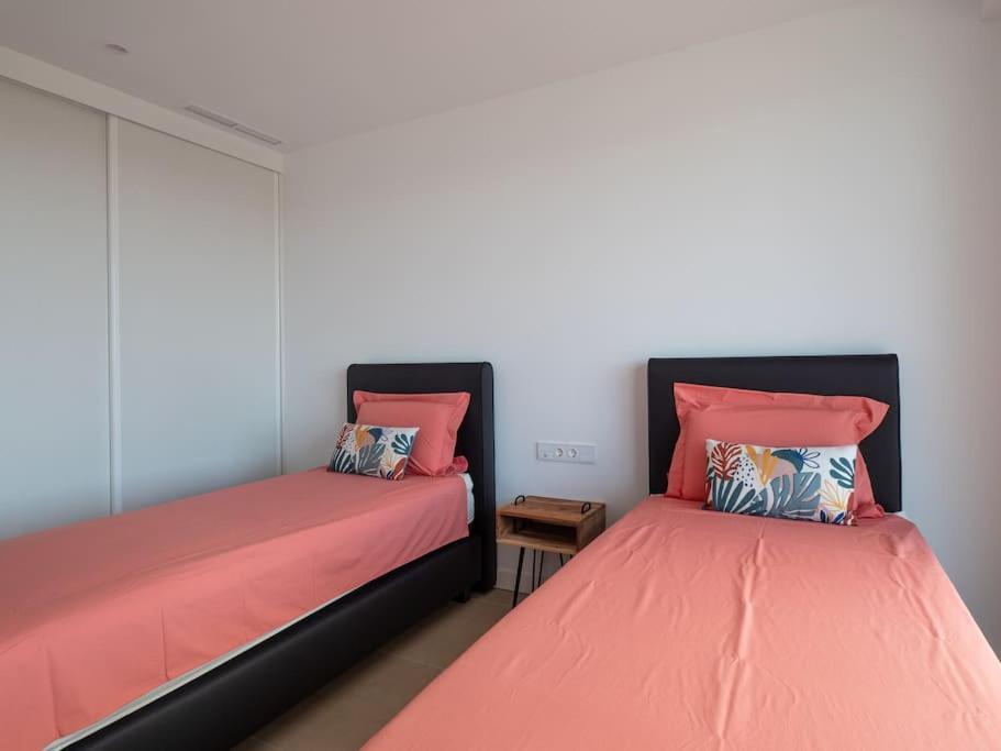 Villa Modern Walking Distance From The Manilva
