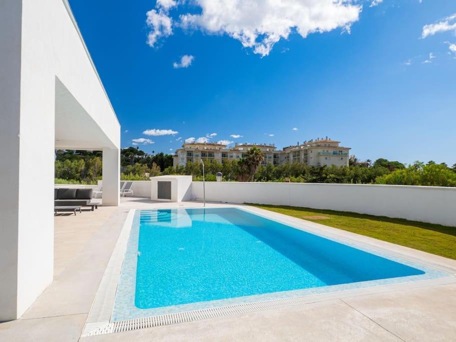 Villa Modern Walking Distance From The *