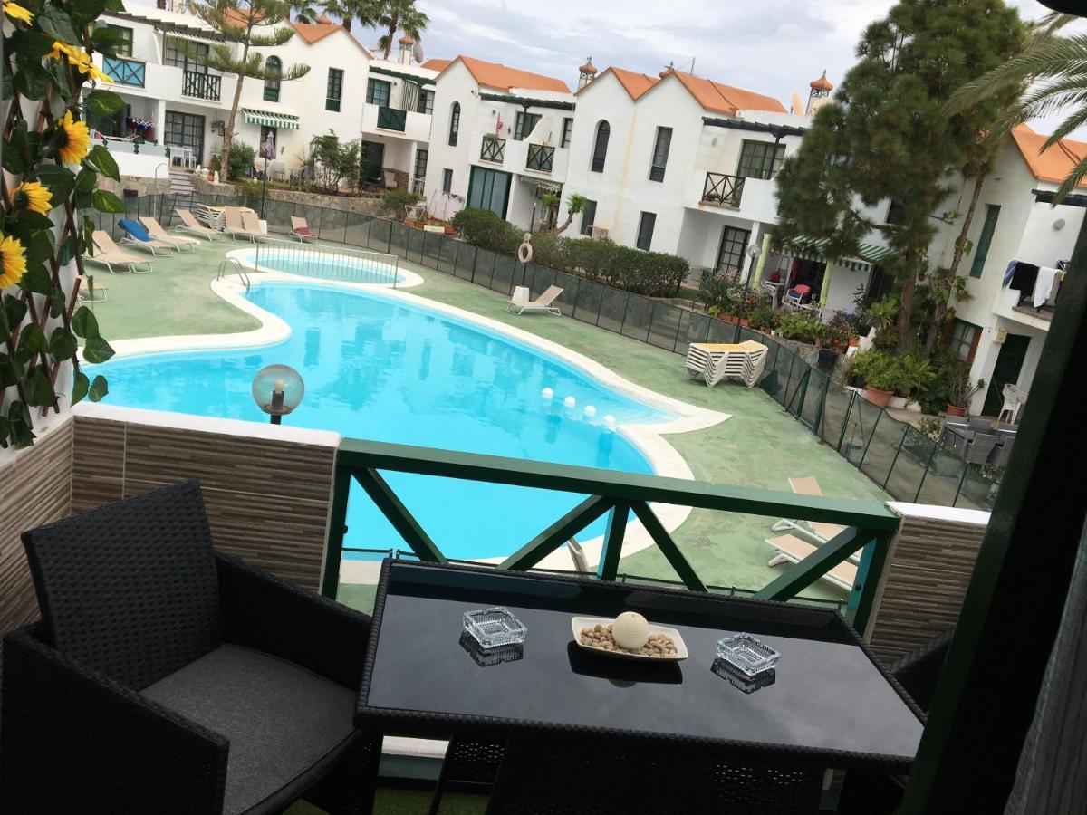 With Pool View *