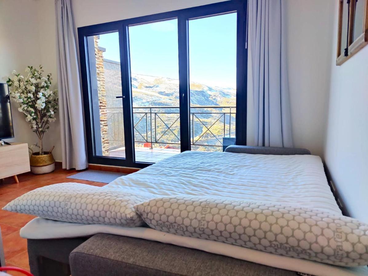 Apartment Bed And Snow Zona Media *