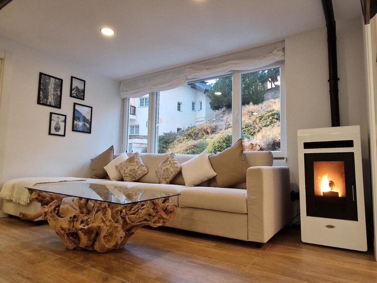 Brand New Very Cosy And Awesome Display Close To The Slope! Private Parking *