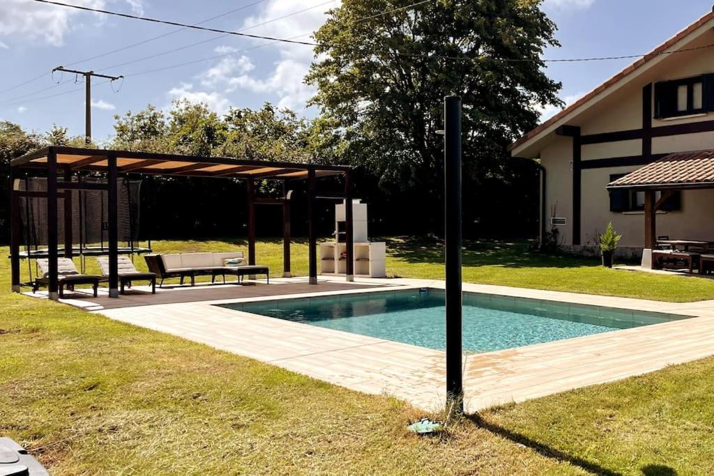 Сasa de vacaciones Ozollo Bekoa - Casa Con Piscina En El Corazon De Urdaibai. *