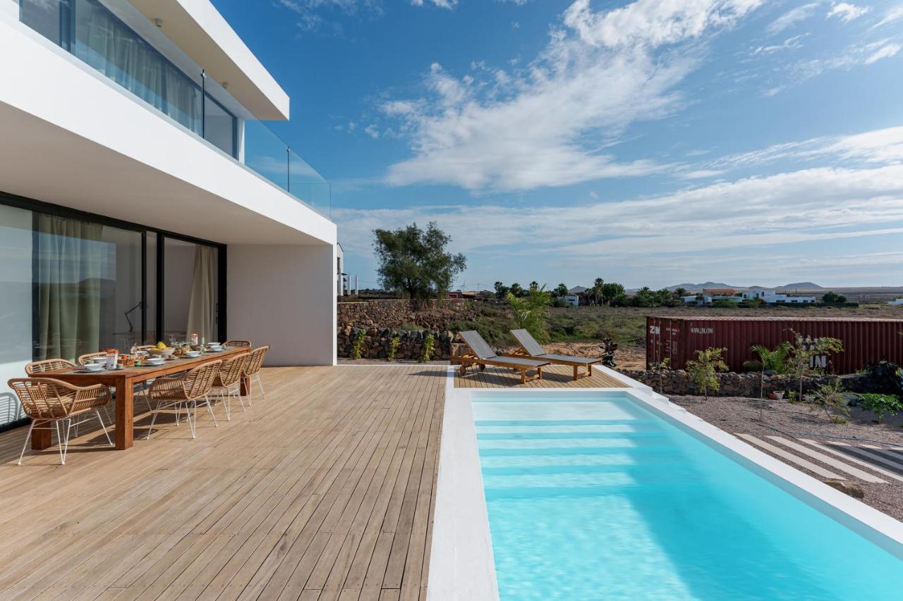 Elena, Luxery With Swimming Pool!