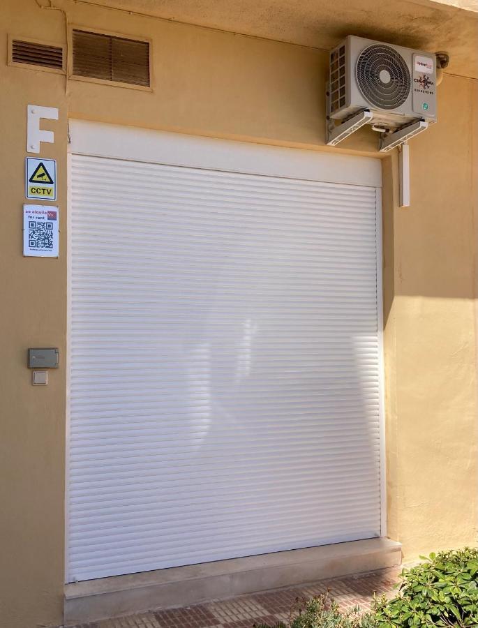 Beachside Studios: Ground Floor Retreat With Bikes & Water Sports * La Manga del Mar Menor