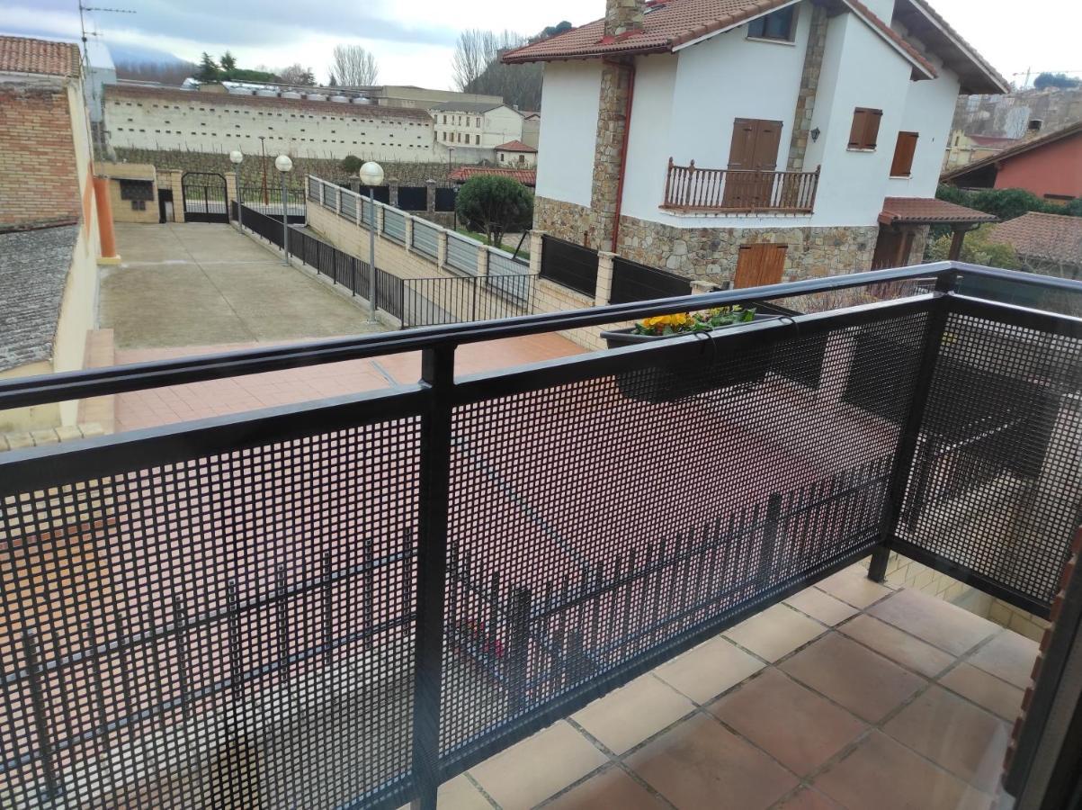 En El Corazon Del Barrio De La Estacion Сasa de vacaciones Haro