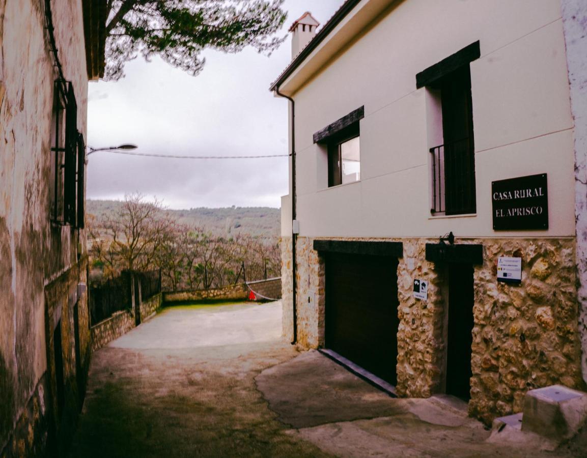 El Aprisco, Con Piscina Climatizada En Hueva-guadalajara