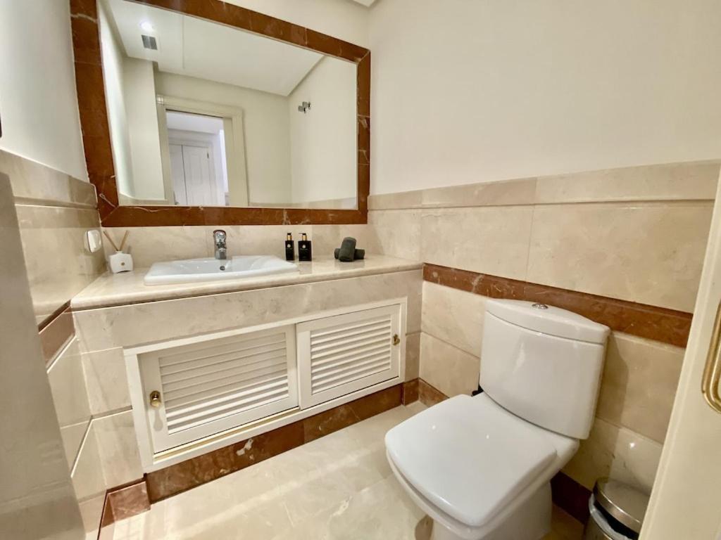 Beautiful 5 * Penthouse Very Near The Apartment Marbella