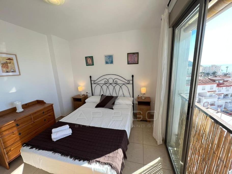 5 Square Apartment *