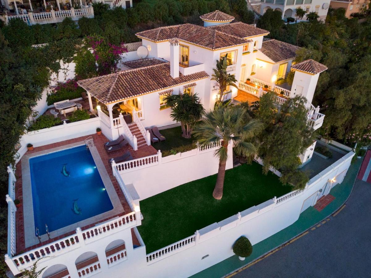 Large Family 500m From With Stunning Views El Faro
