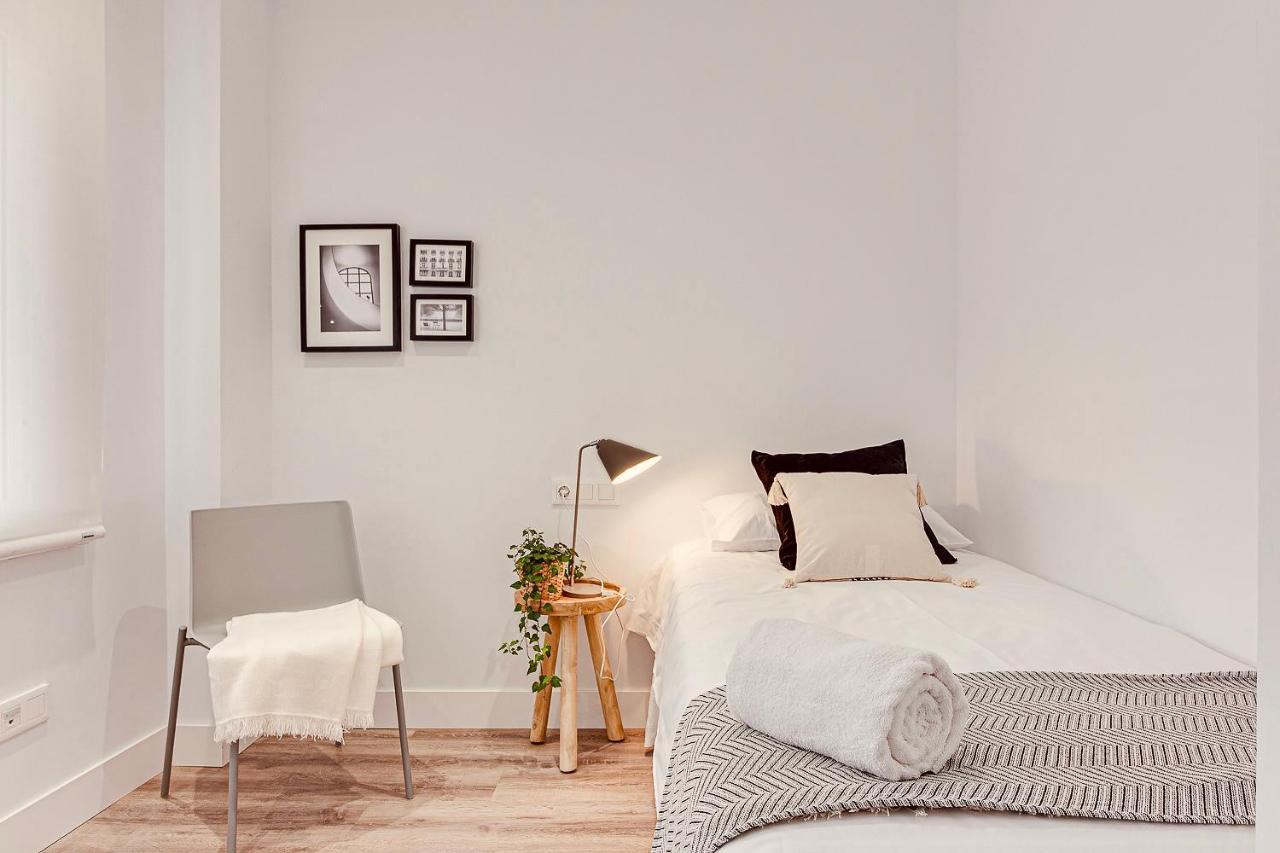 Main Street Deluxe Apartment