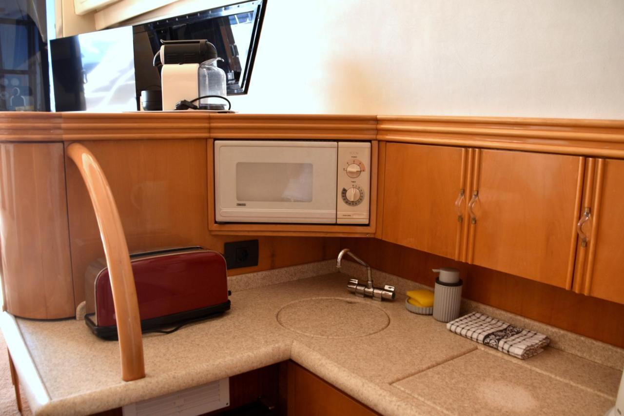 Botel Luxury Yacht Kamikara San Miguel de Abona