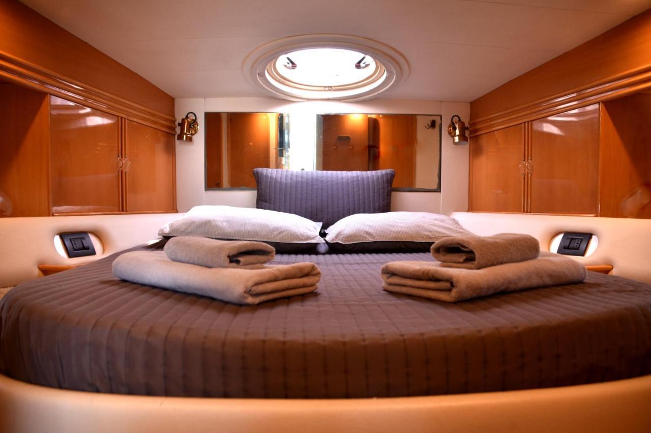 Botel Luxury Yacht Kamikara