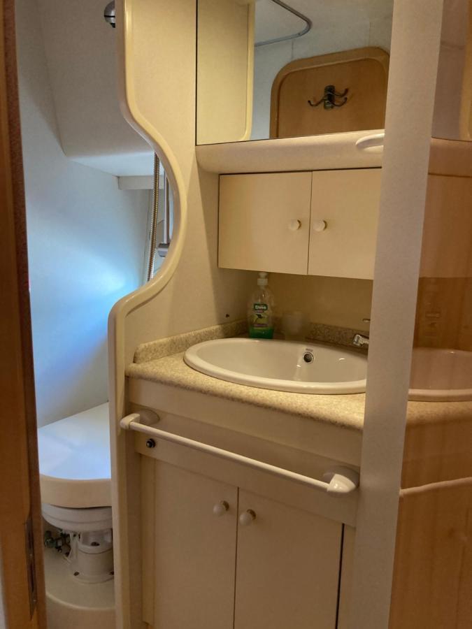 Luxury Yacht Kamikara Botel