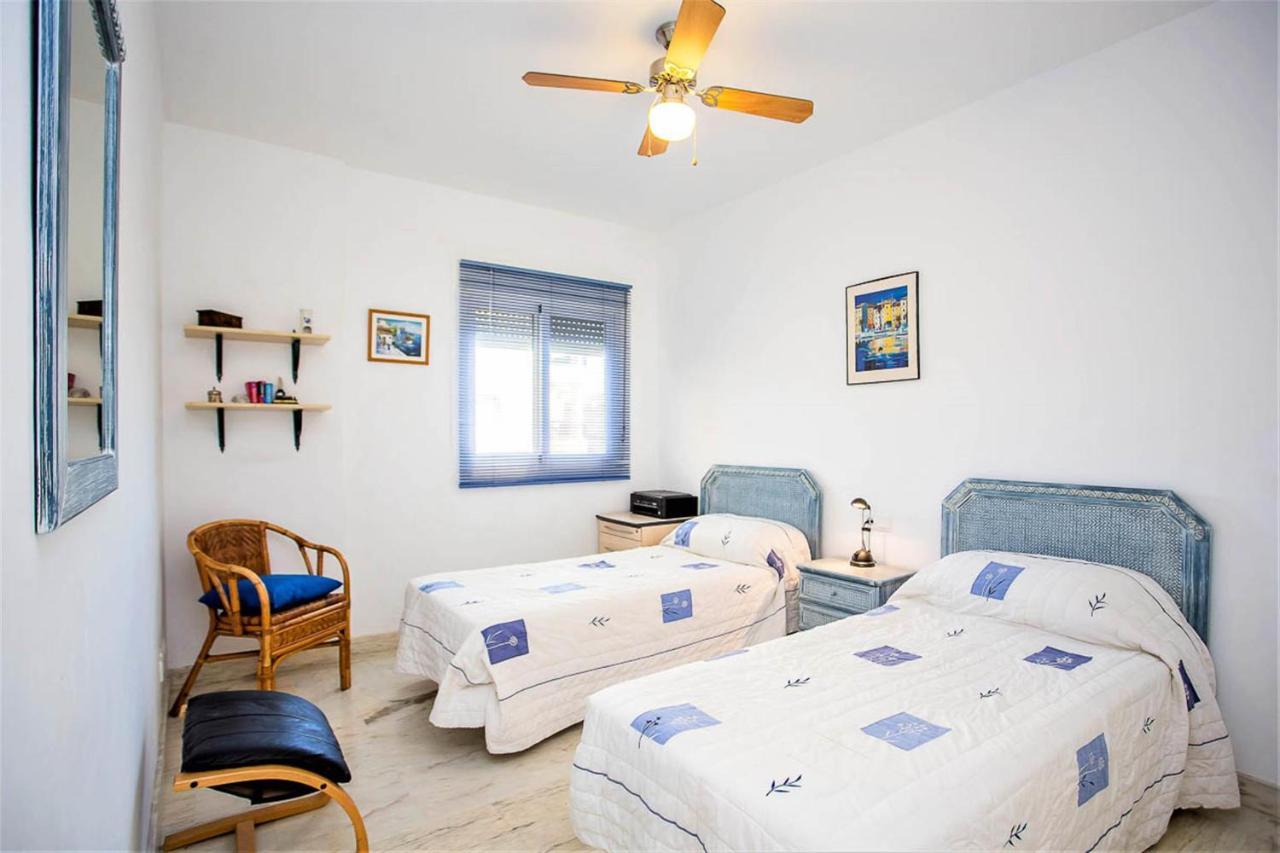 Lets In The Sun - - With Sea Or Pool Views