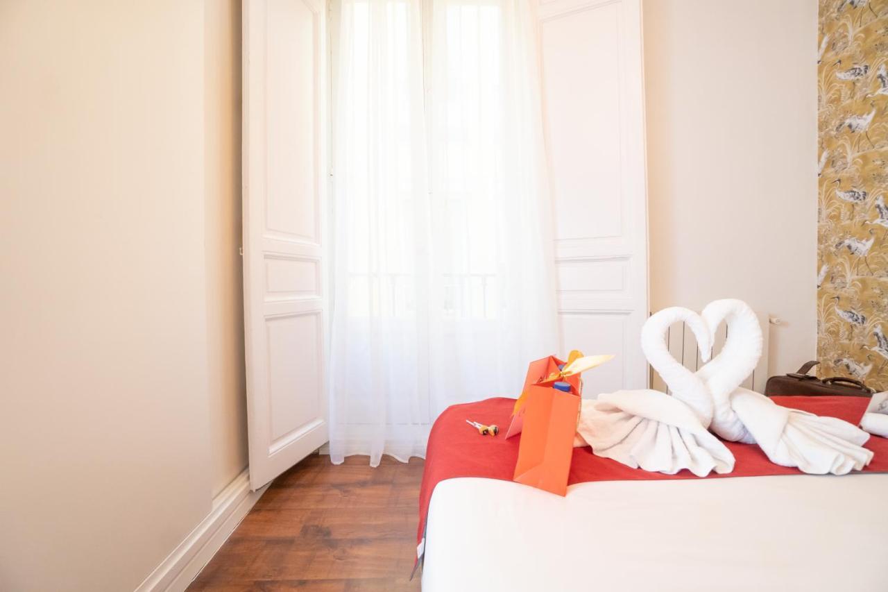 Modern In Downtown Area-2beds 1bath-plaza Mayor Apartamento