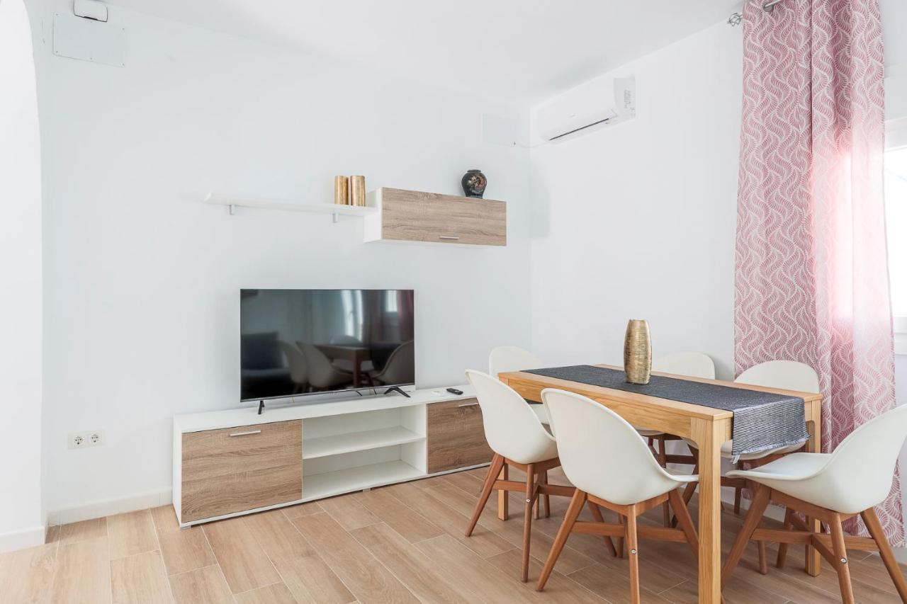 Сasa de vacaciones Casa A 5 Min De Sevilla Com Piscina Camas