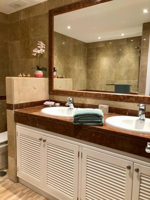 Gorgeous Located In Elviria Apartment *