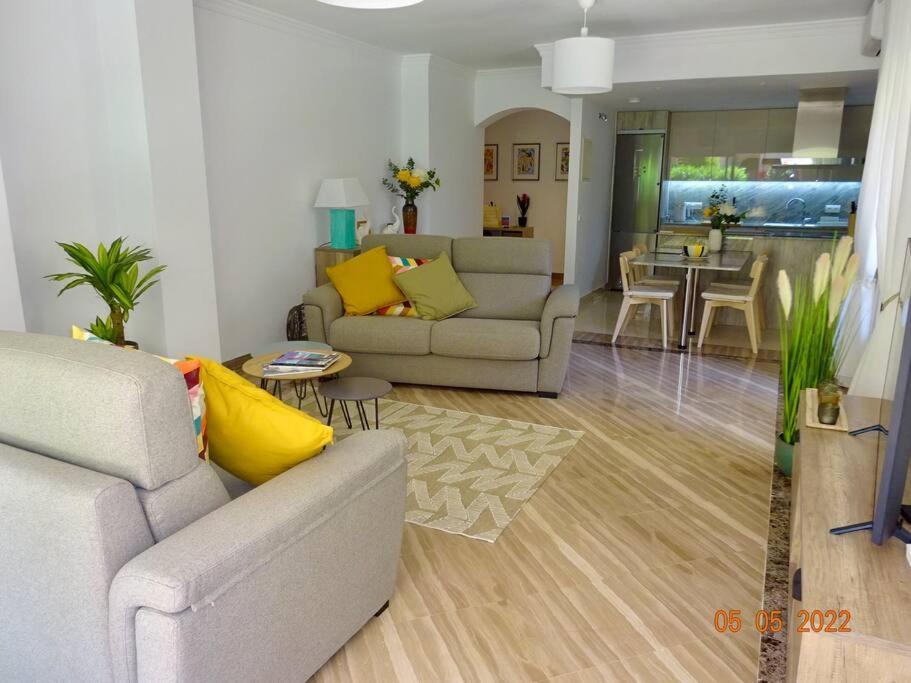 Gorgeous Located In Elviria Apartment *