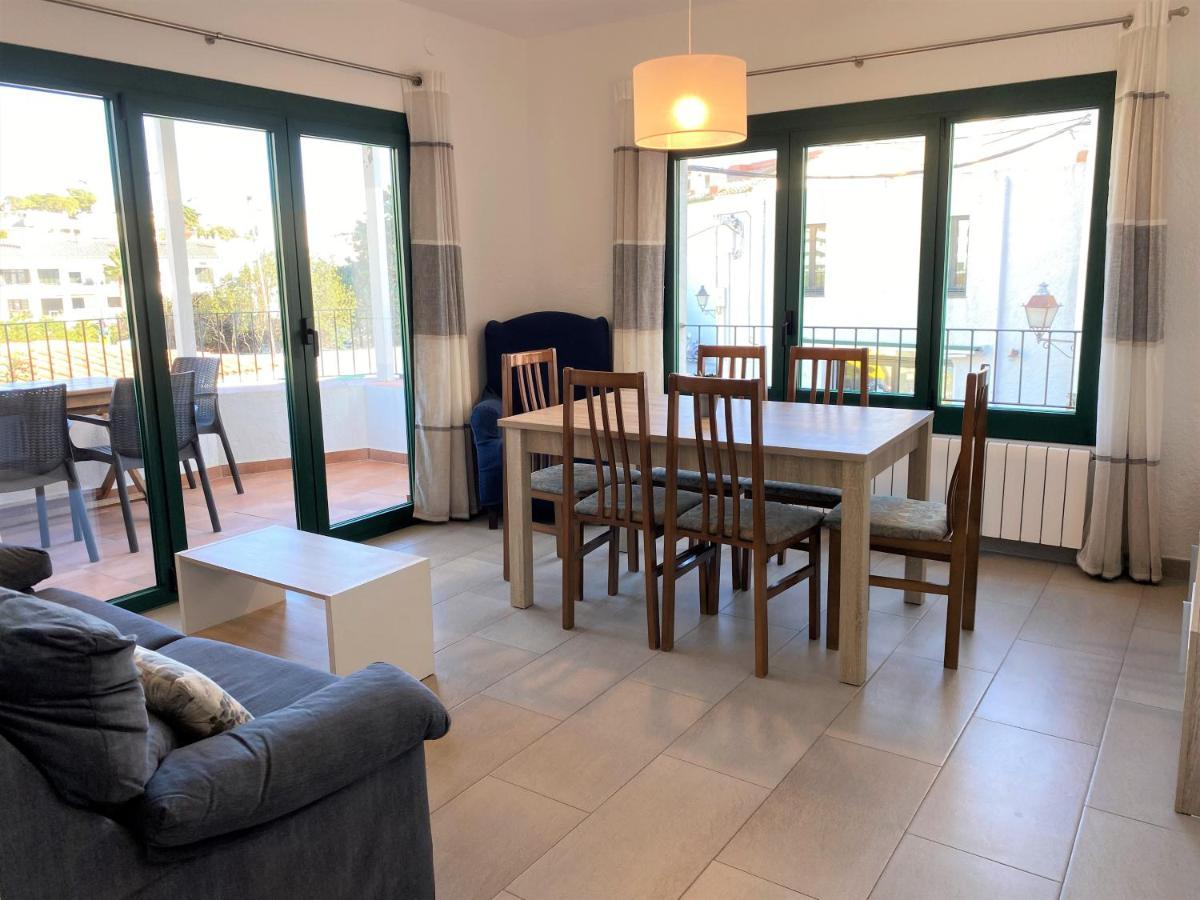 Trilla - Casa Reformada Con Garaje Y Terraza Cadaqués