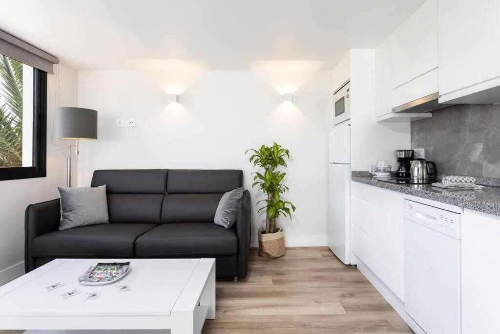 Sunnyland Martianez 5 Apartment